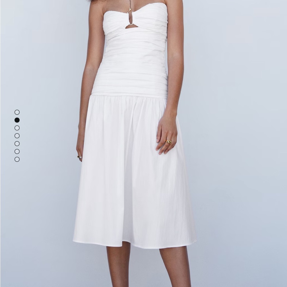 Elegant White Strapless Dress